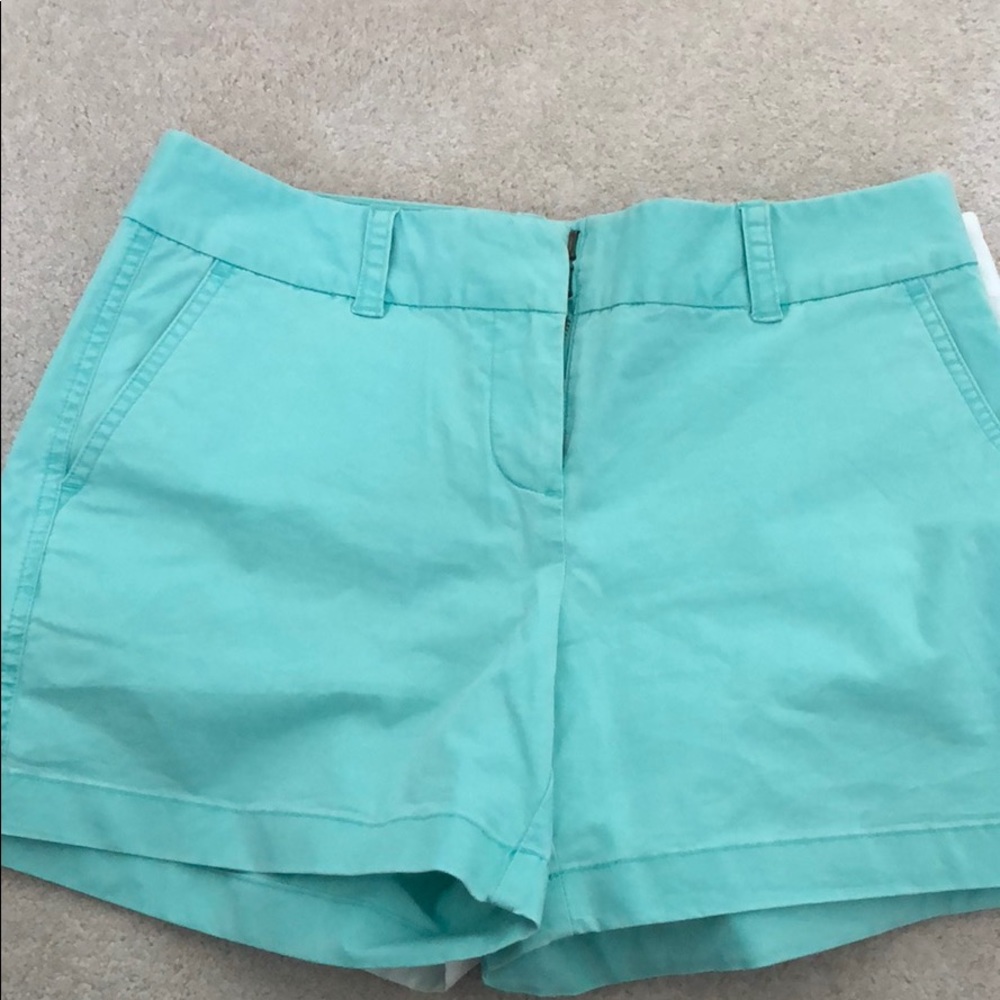 Vineyard vines never worn